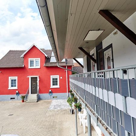 Gaestehaus Viktoriya Nur Wenige Minuten Zum Europa-Park Rust Exteriör bild